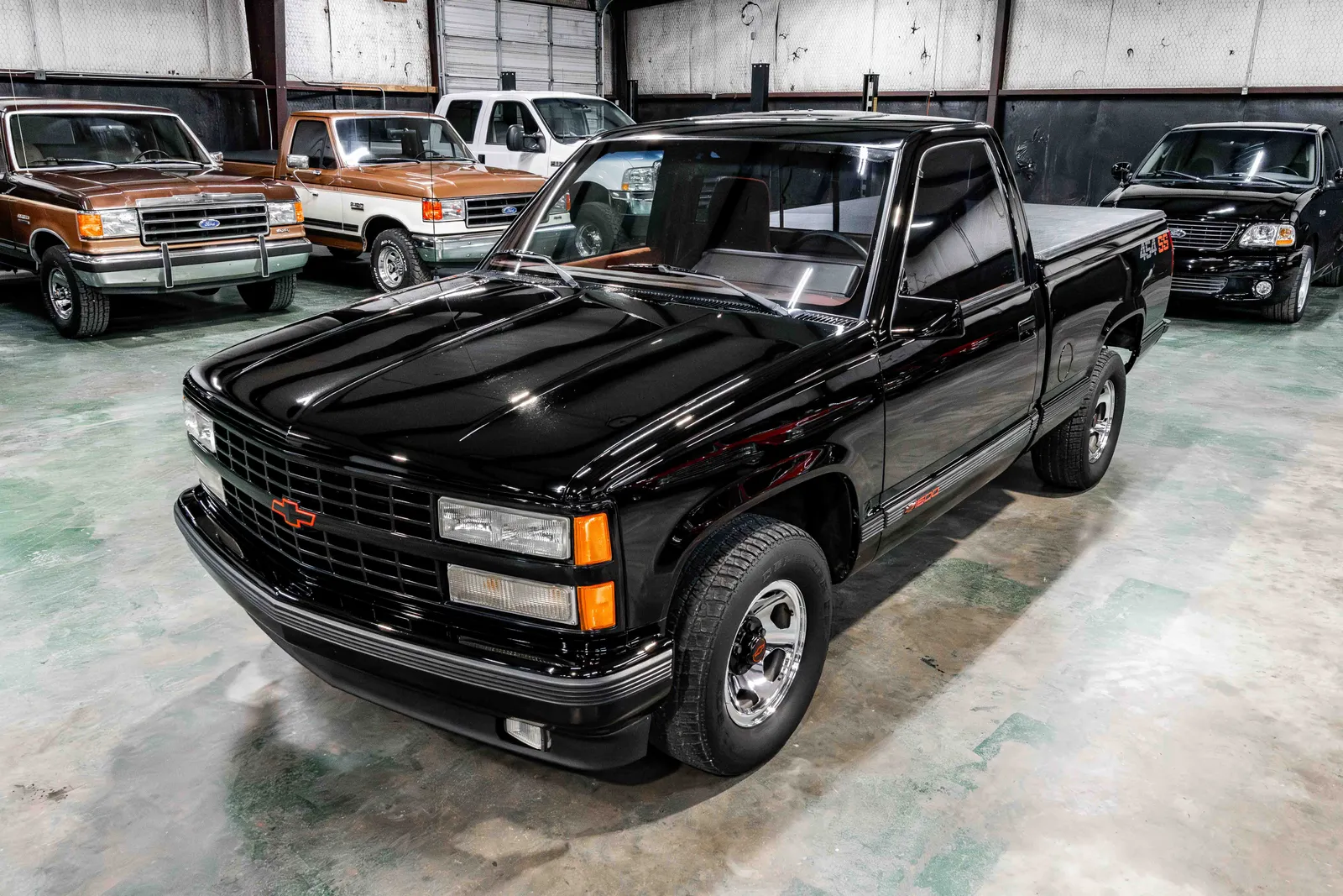 1990-Chevrolet-454SS-Black-1GCDC14N8LZ244547-33.jpg