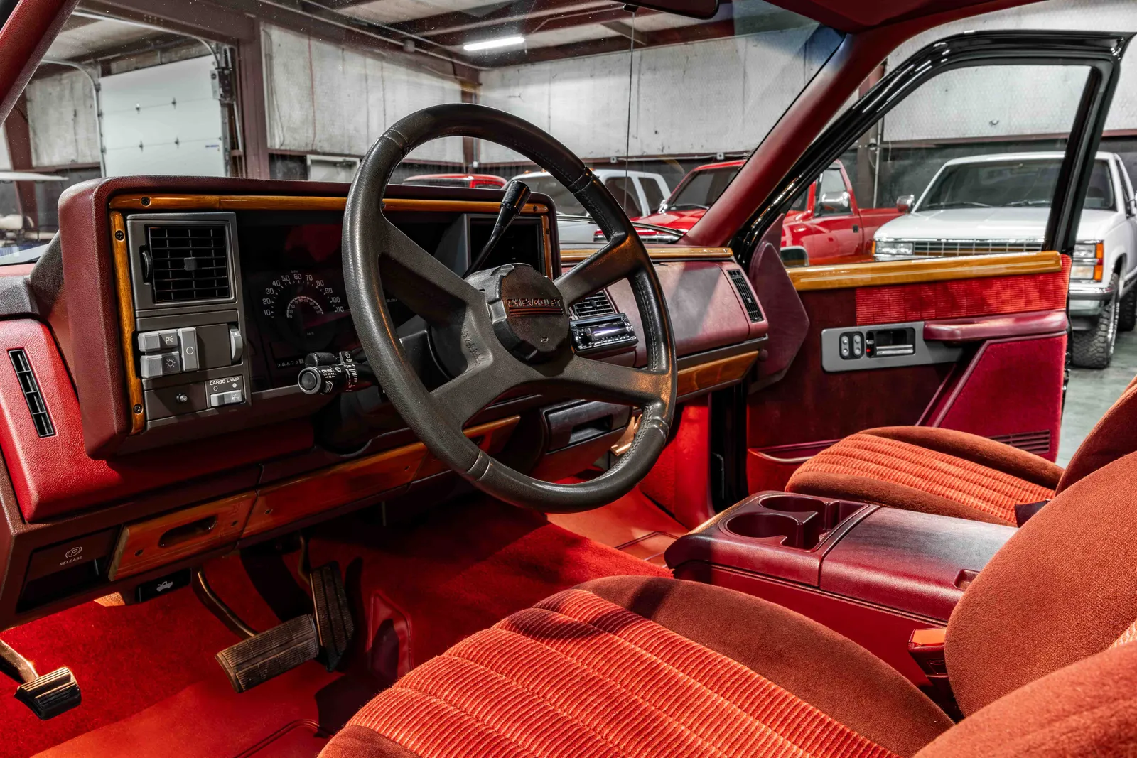 13_1990-Chevrolet-454SS-Black-171195--43.jpg