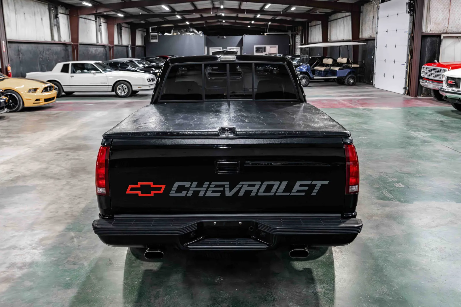 3_1990-Chevrolet-454SS-Black-171195--33.jpg