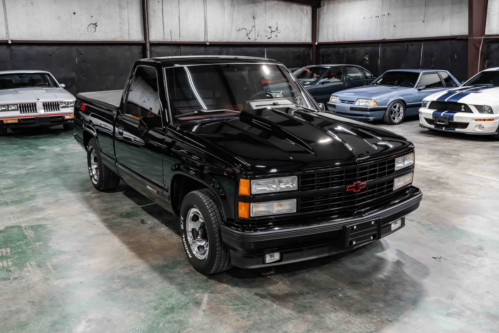 6_1990-Chevrolet-454SS-Black-171195--36.jpg