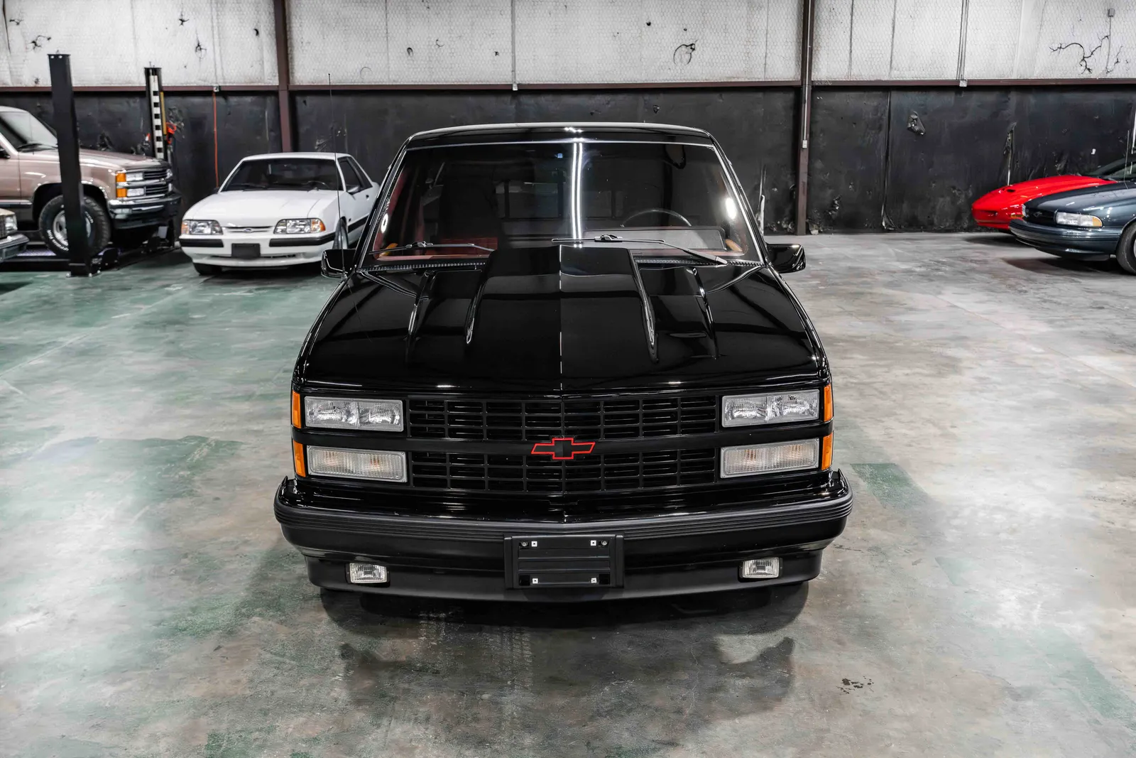 7_1990-Chevrolet-454SS-Black-171195--37.jpg