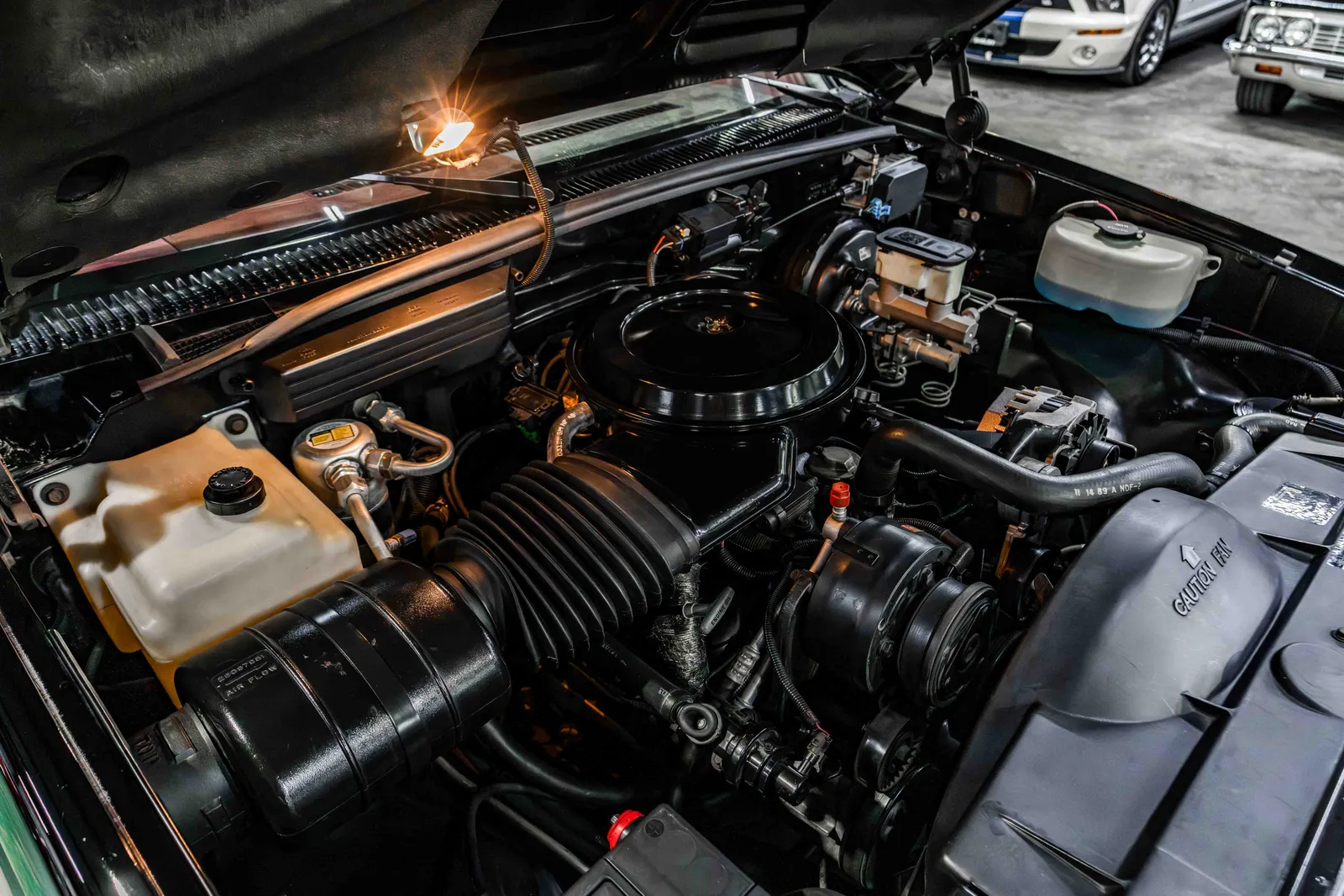 8_1990-Chevrolet-454SS-Black-171195--38.jpg