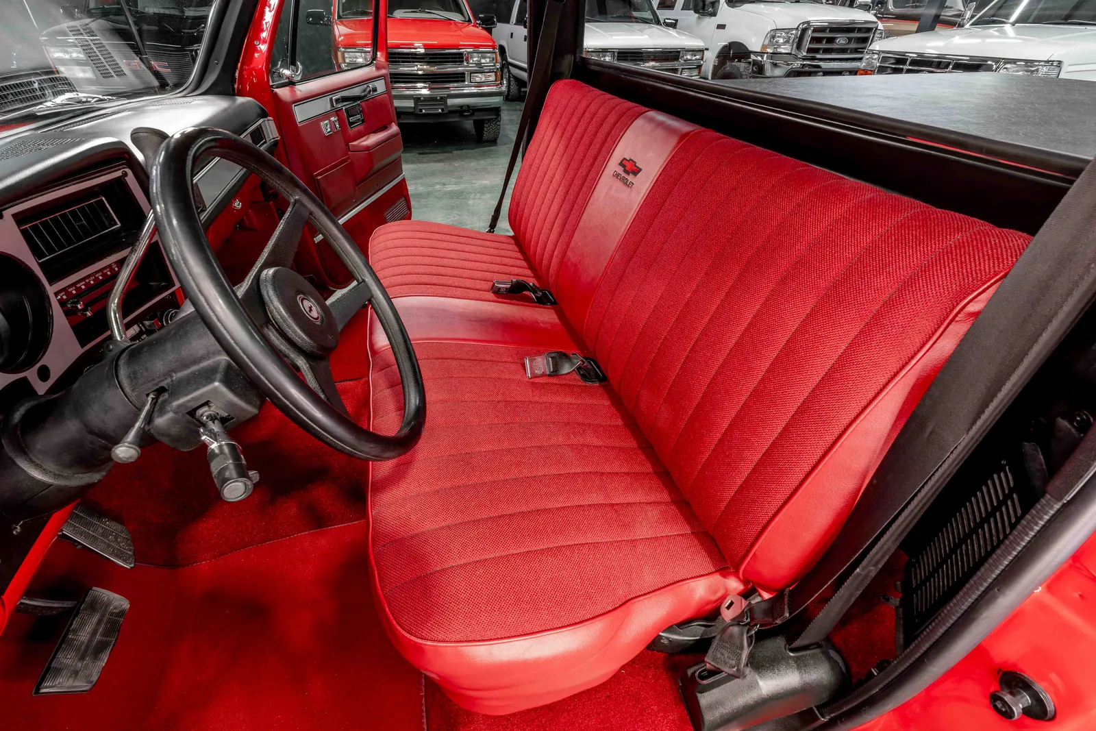 1987-Chevrolet-C10-Red-1GCDR14K0HF347684-45.jpg