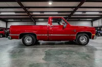 1987-Chevrolet-C10-Red-1GCDR14K0HF347684-38.jpg