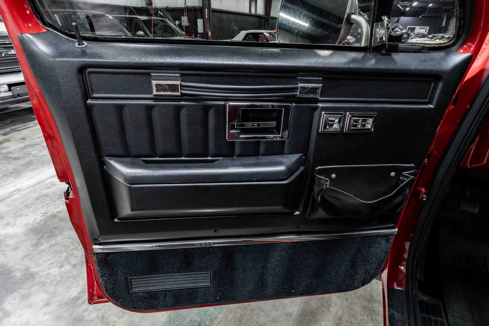 1985-Chevrolet-K10-Red-303445-44.jpg