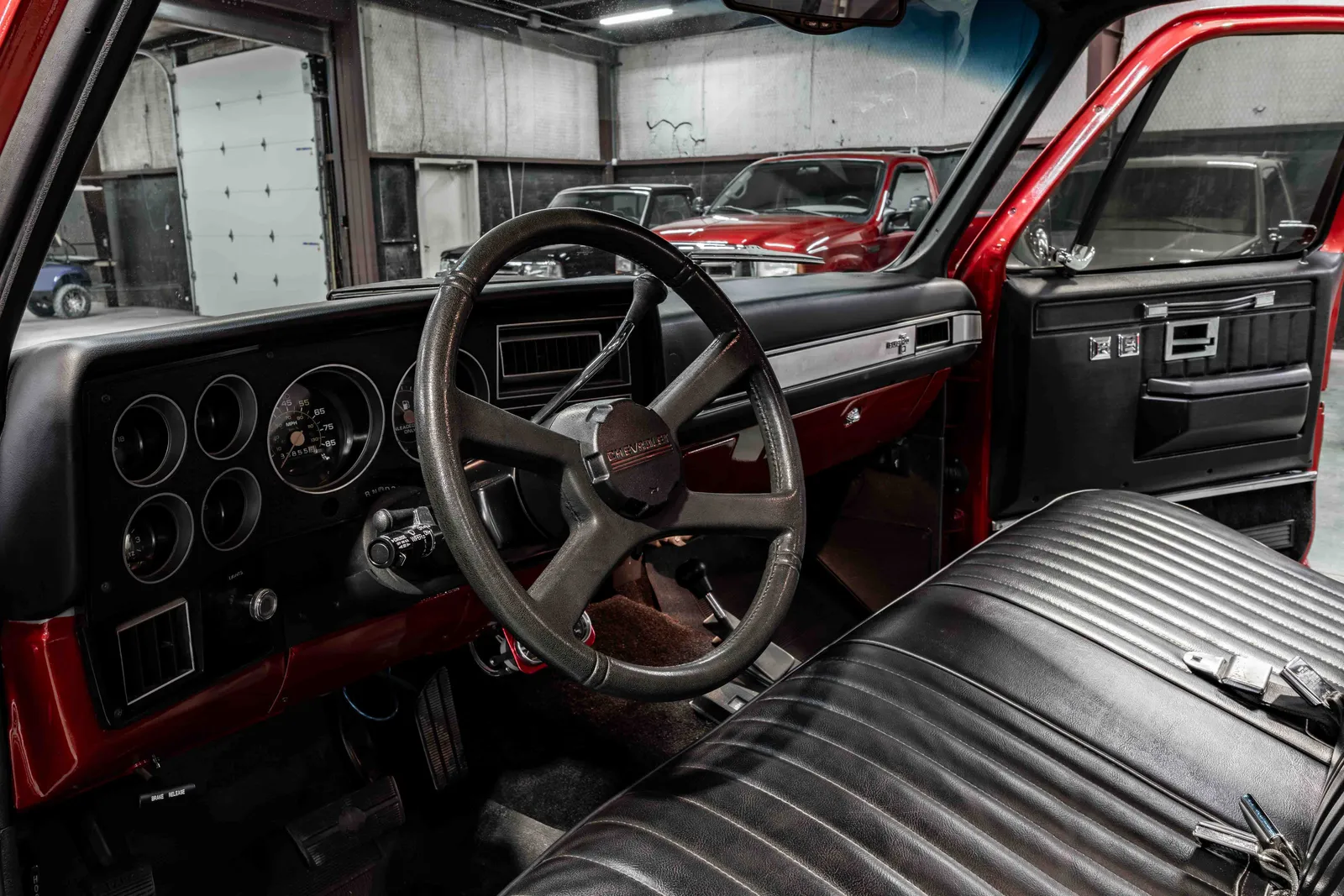 1985-Chevrolet-K10-Red-303445-46.jpg