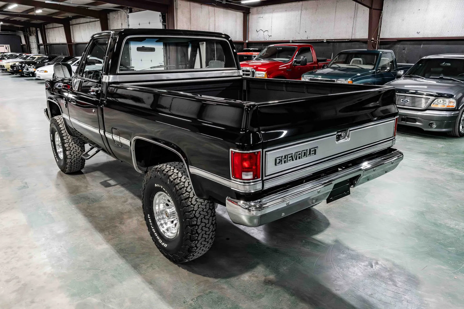 1982-Chevrolet-K10-Black-349413-35.jpg