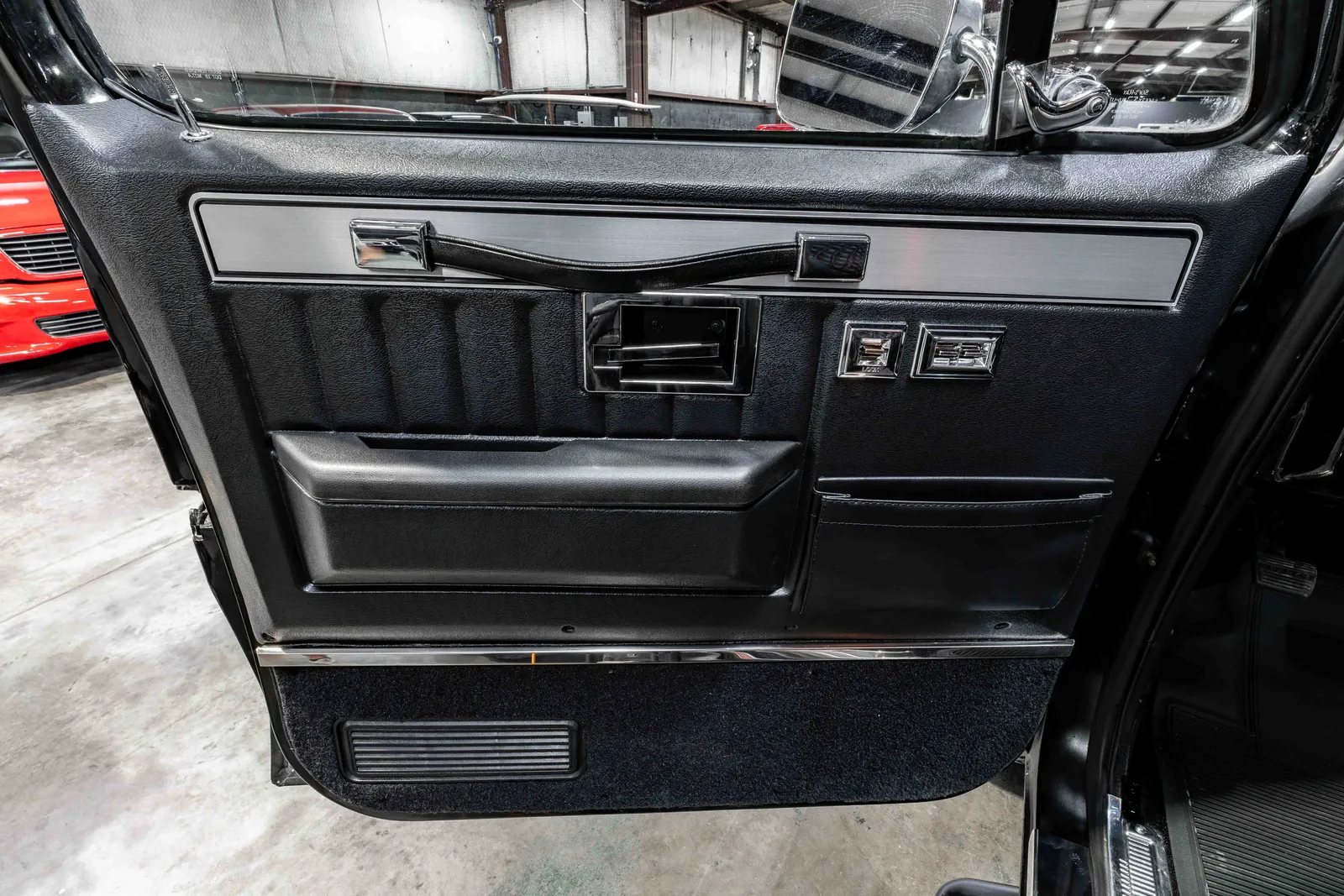 1982-Chevrolet-K10-Black-349413-44.jpg