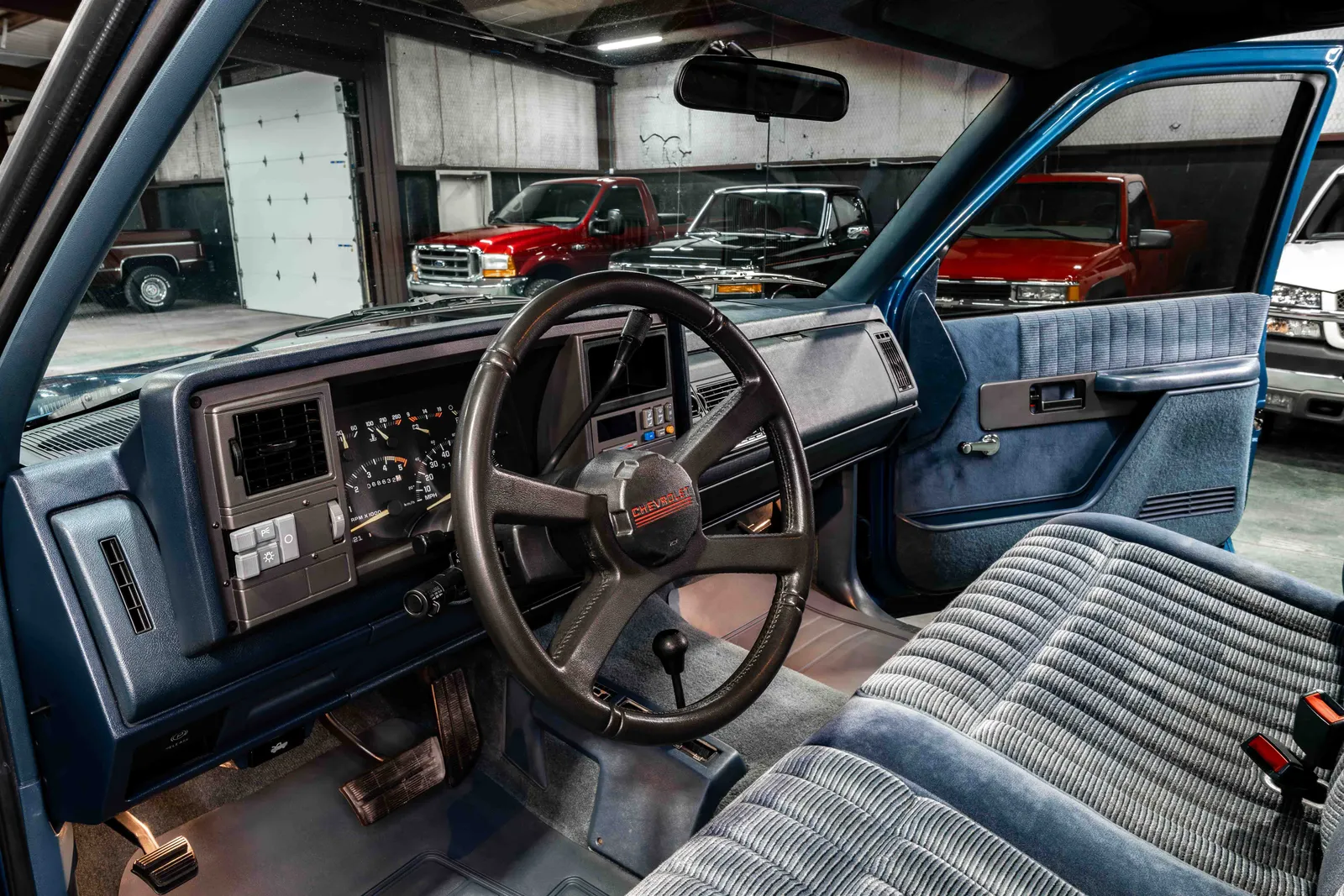 1992-Chevrolet-K1500-Blue-144183-46.jpg