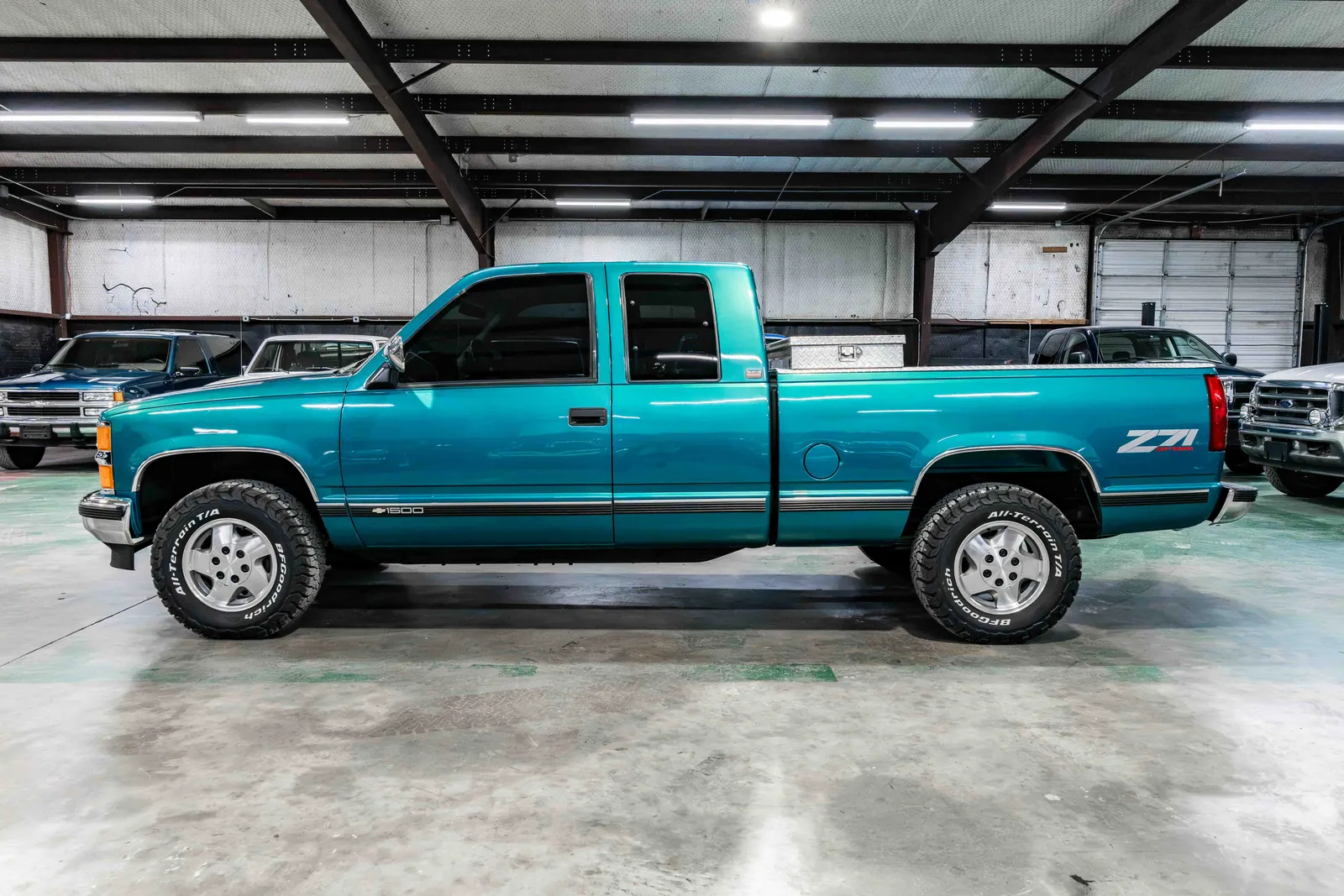 1994-Chevrolet-K1500-Bright-Teal-Metallic-253608-34.jpg