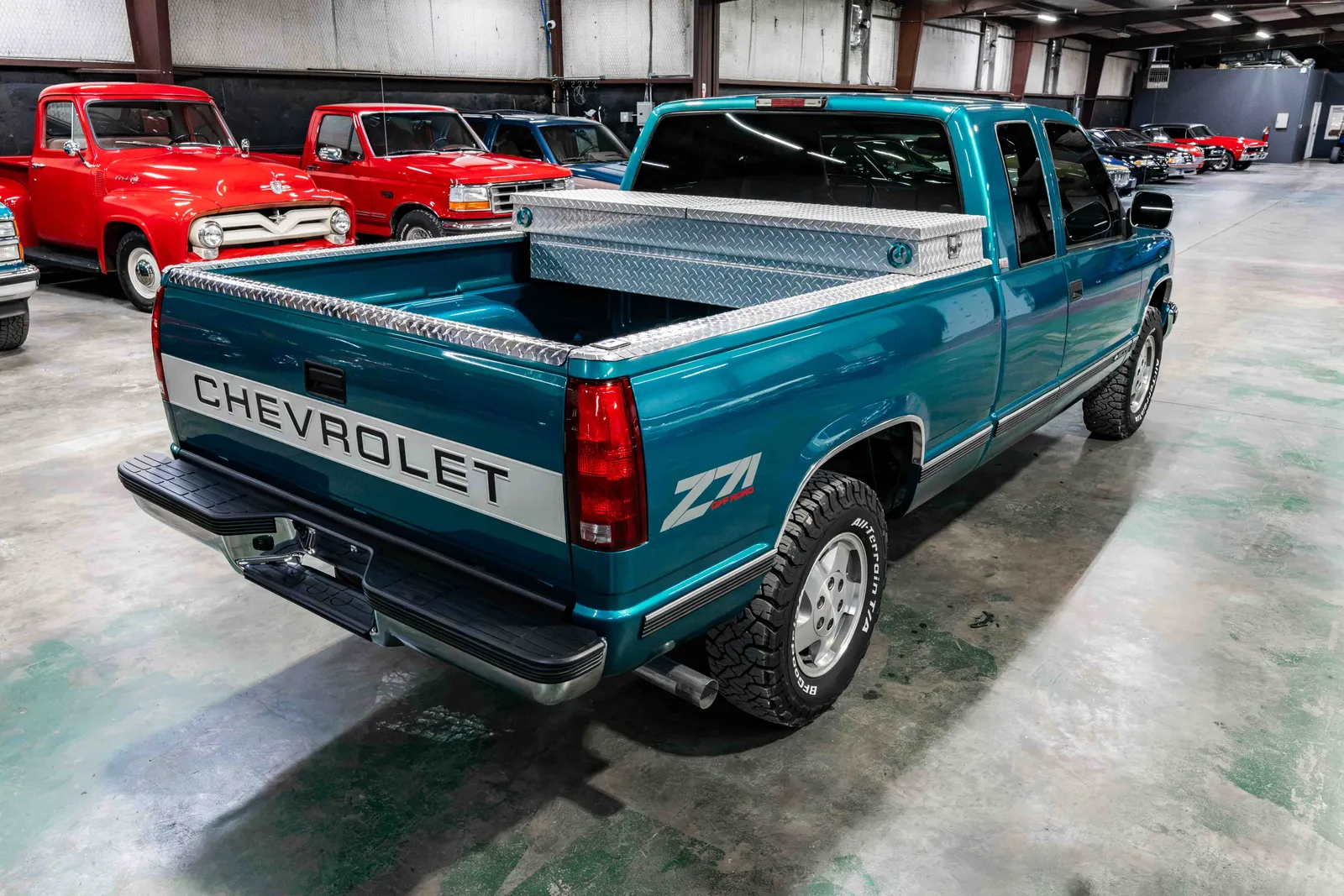 1994-Chevrolet-K1500-Bright-Teal-Metallic-253608-37.jpg