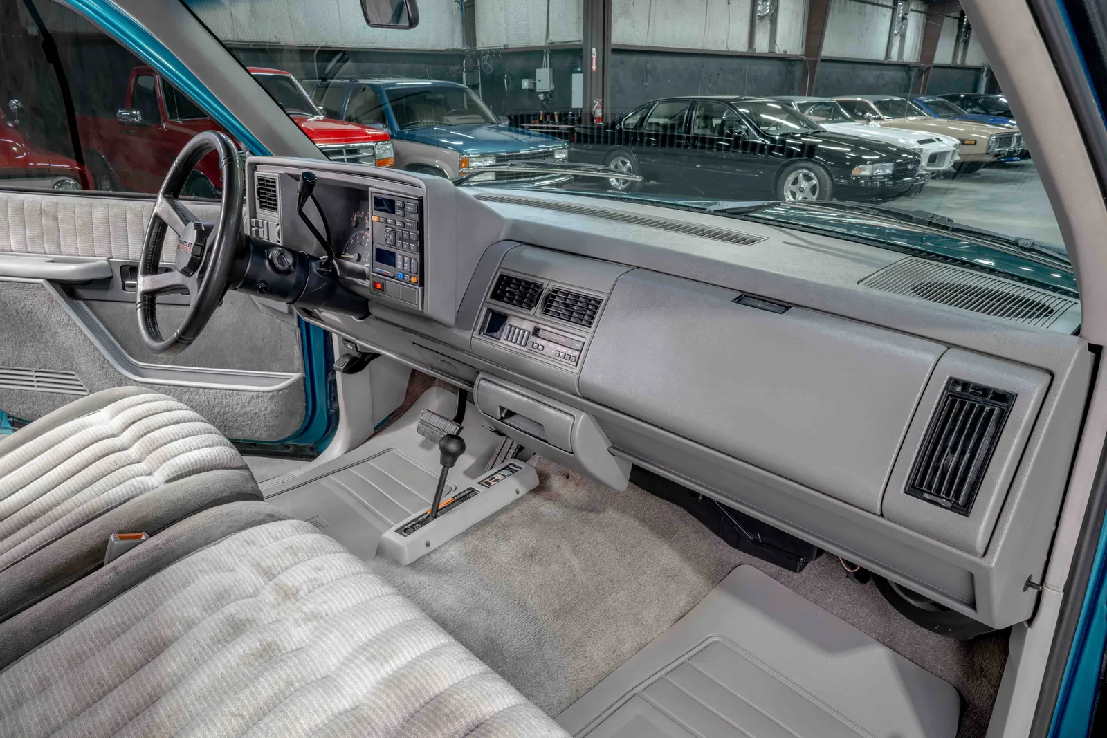 1994-Chevrolet-K1500-Bright-Teal-Metallic-253608-49.jpg