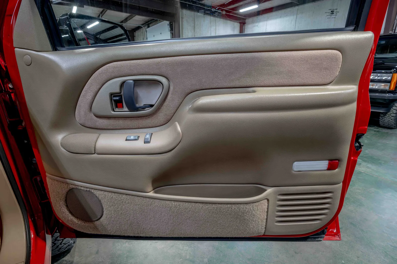 1995-Chevrolet-K1500-Z71-Red-249583-47.jpg