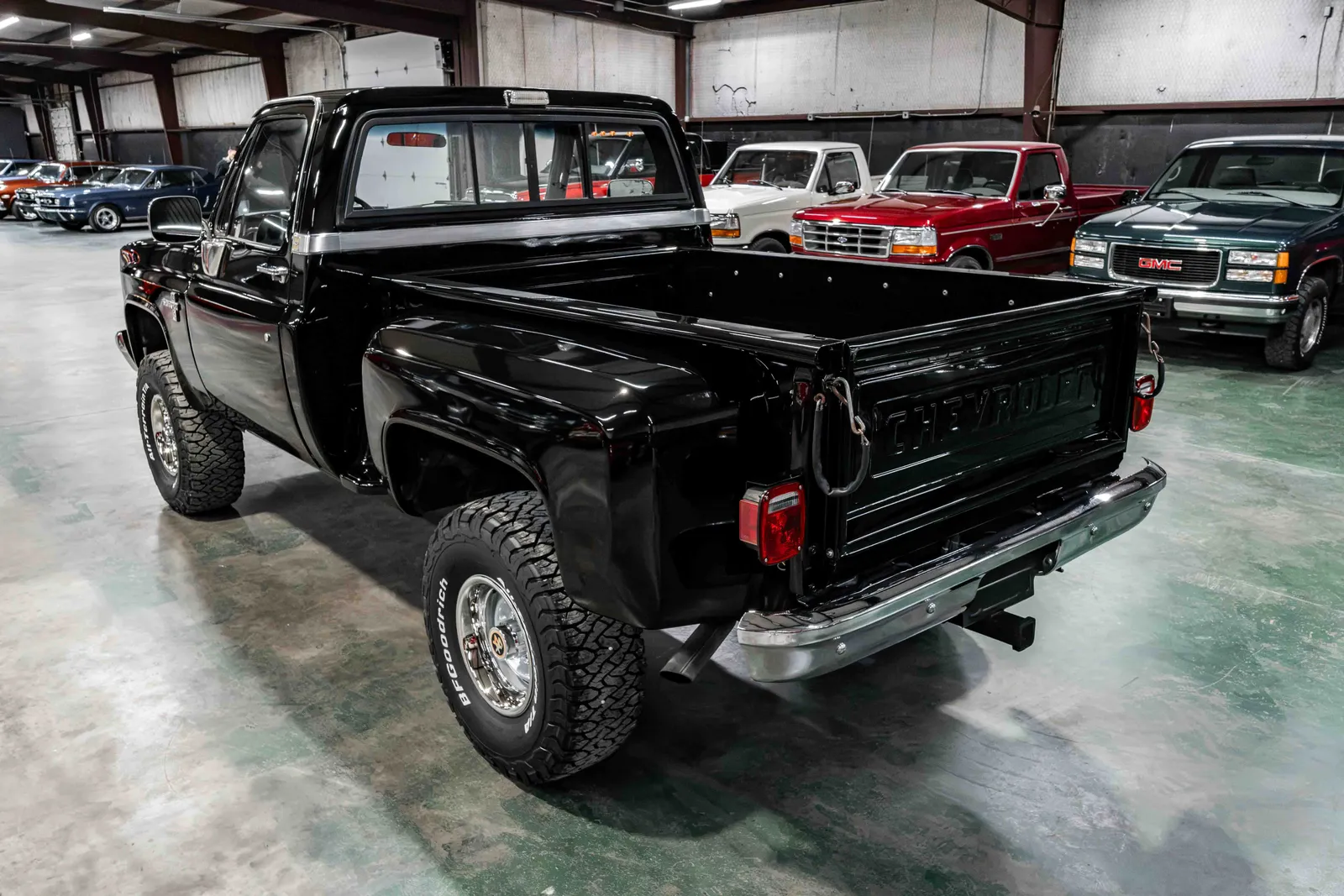 1987-Chevrolet-K10-Lamp-Black-111028-35.jpg