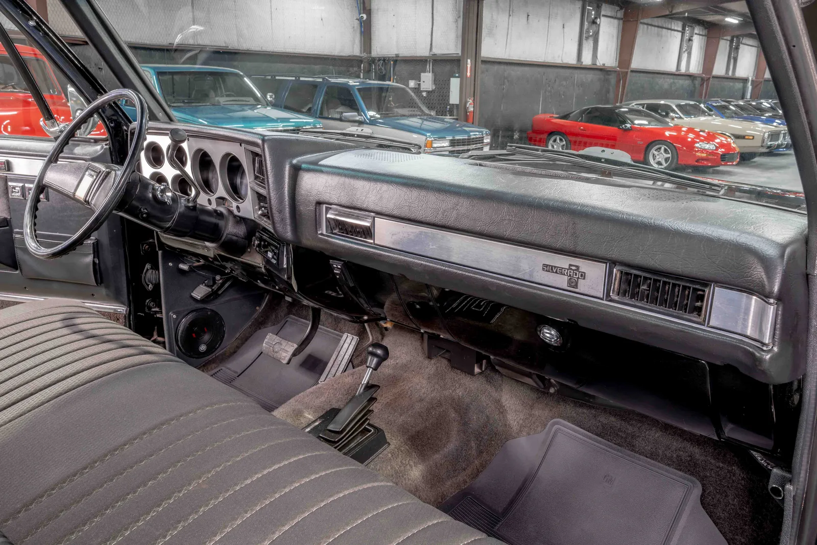 1987-Chevrolet-K10-Lamp-Black-111028-49.jpg