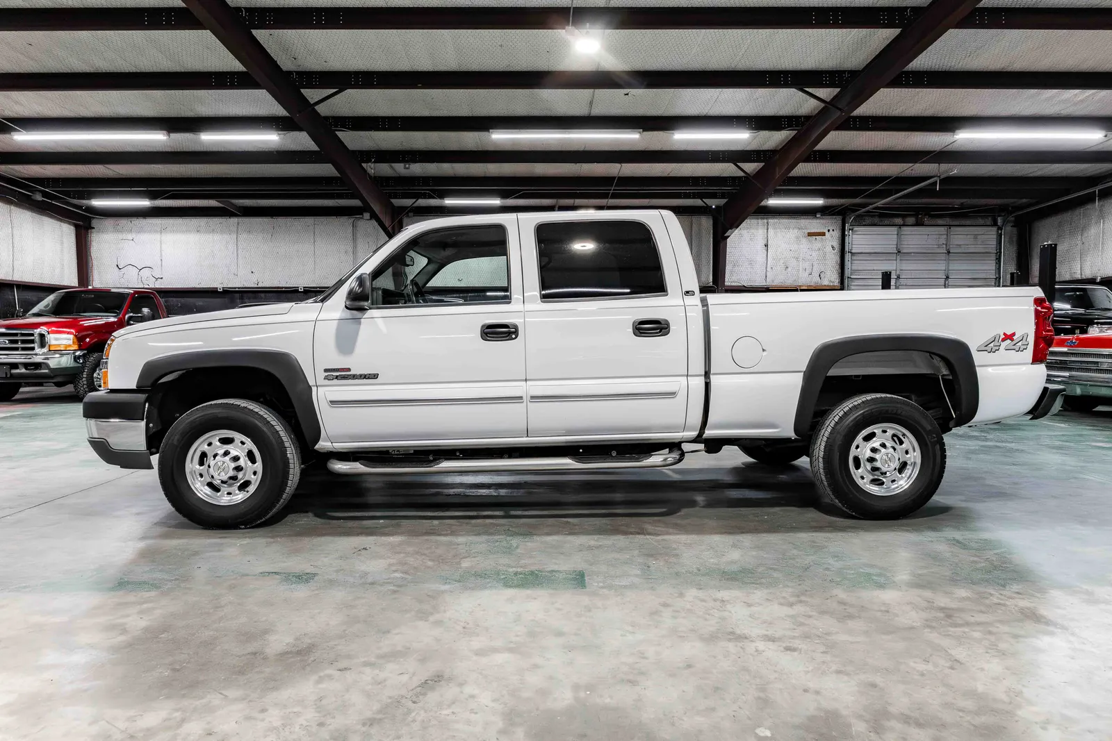 2004-Chevrolet-2500-White-1GCHK23104F129436-34.jpg