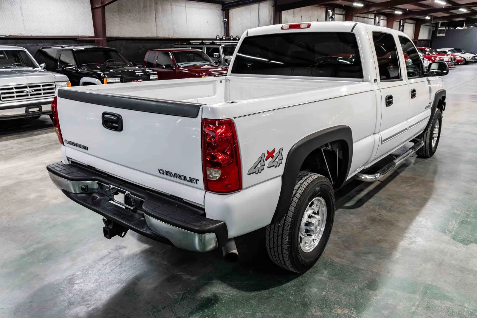 2004-Chevrolet-2500-White-1GCHK23104F129436-37.jpg