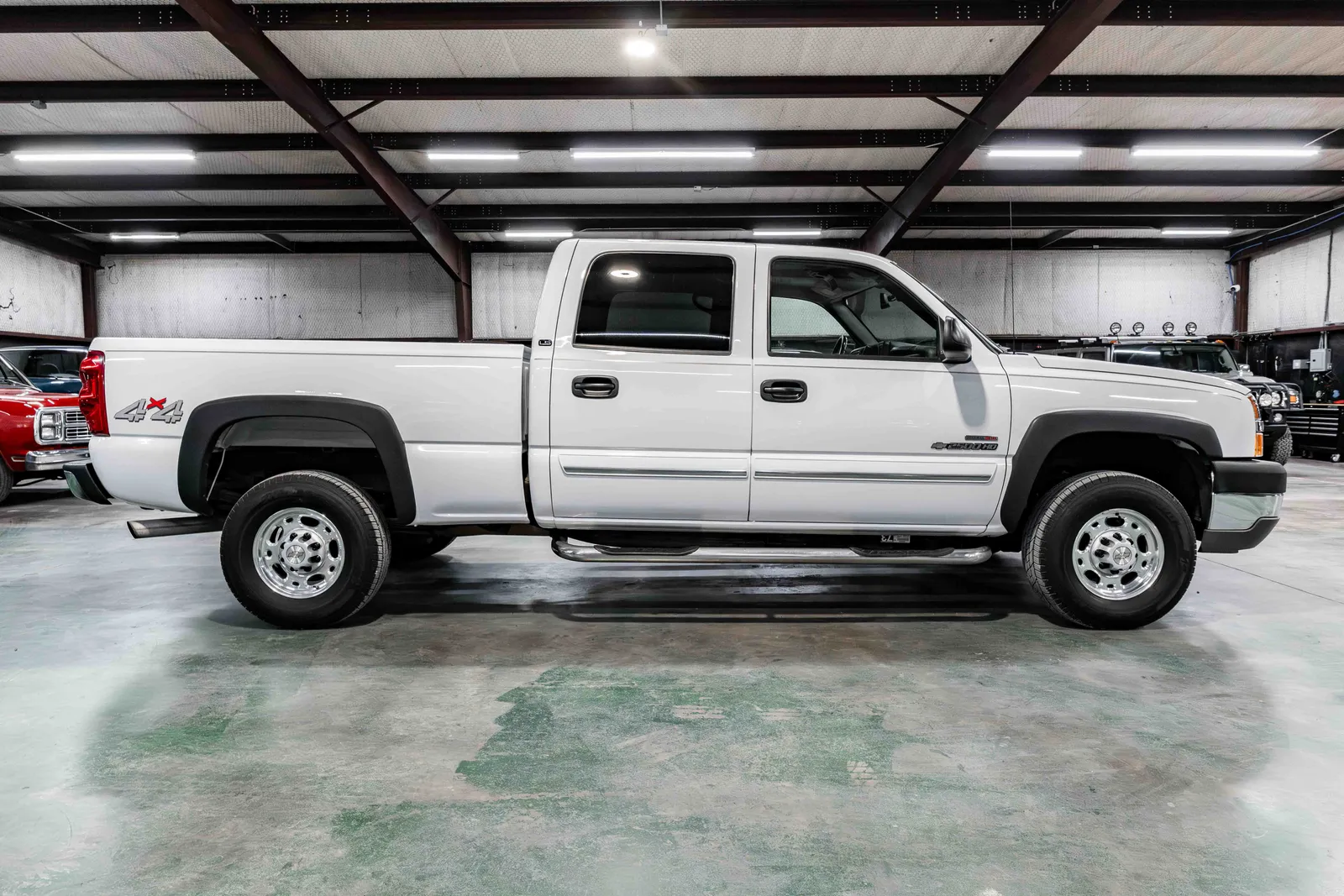 2004-Chevrolet-2500-White-1GCHK23104F129436-38.jpg