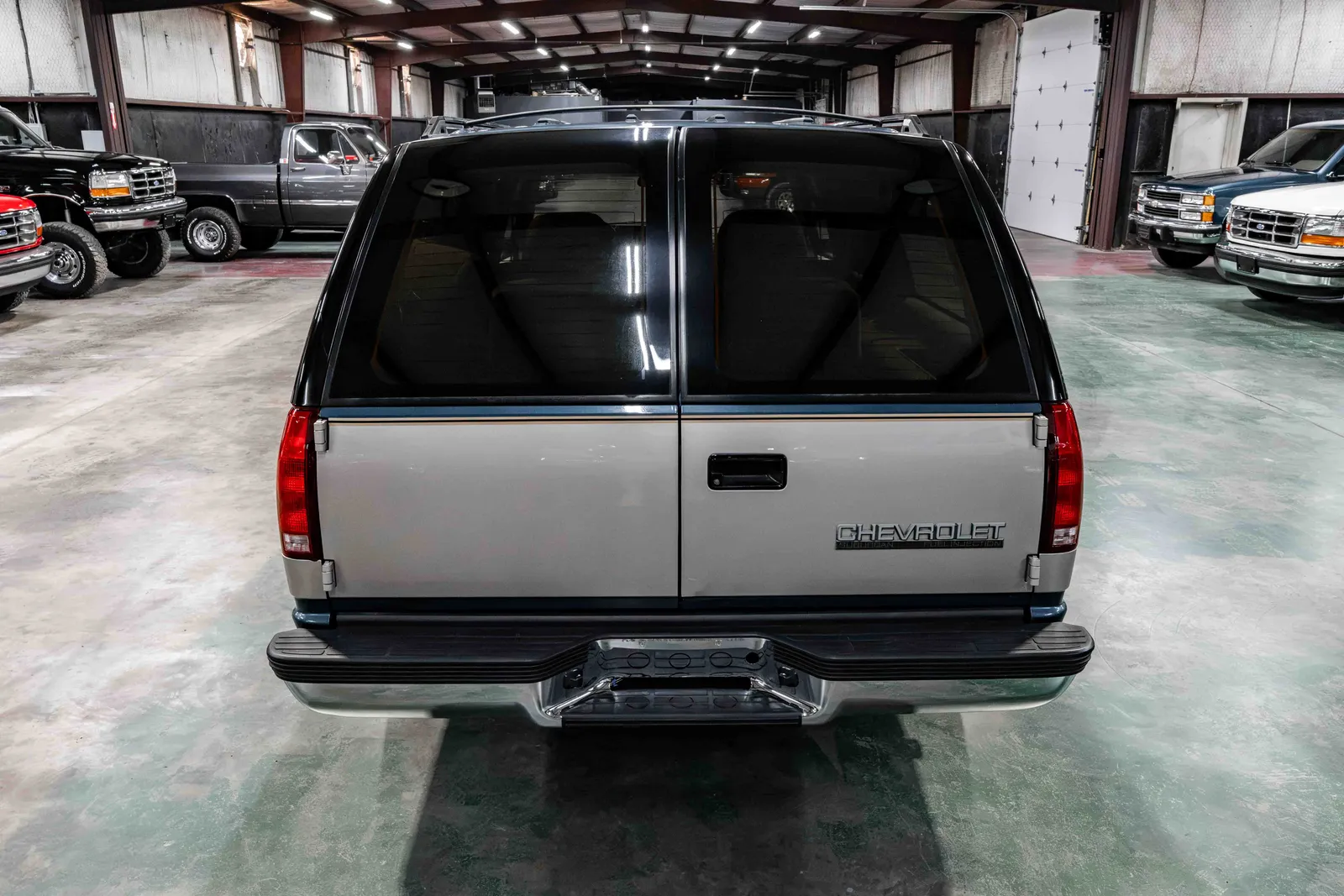 1993-Chevrolet-Suburban-Medium-Dark-Teal-Beige-Metallic-345735-36.jpg