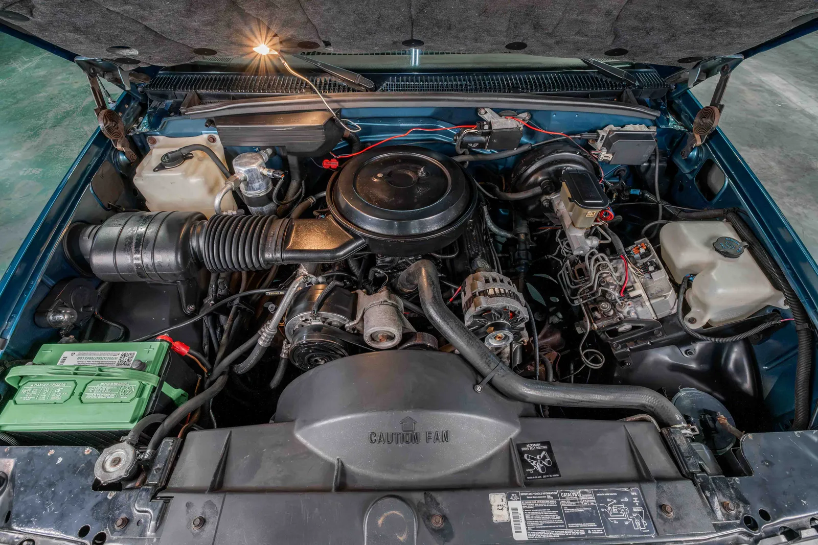 1993-Chevrolet-Suburban-Medium-Dark-Teal-Beige-Metallic-345735-42.jpg