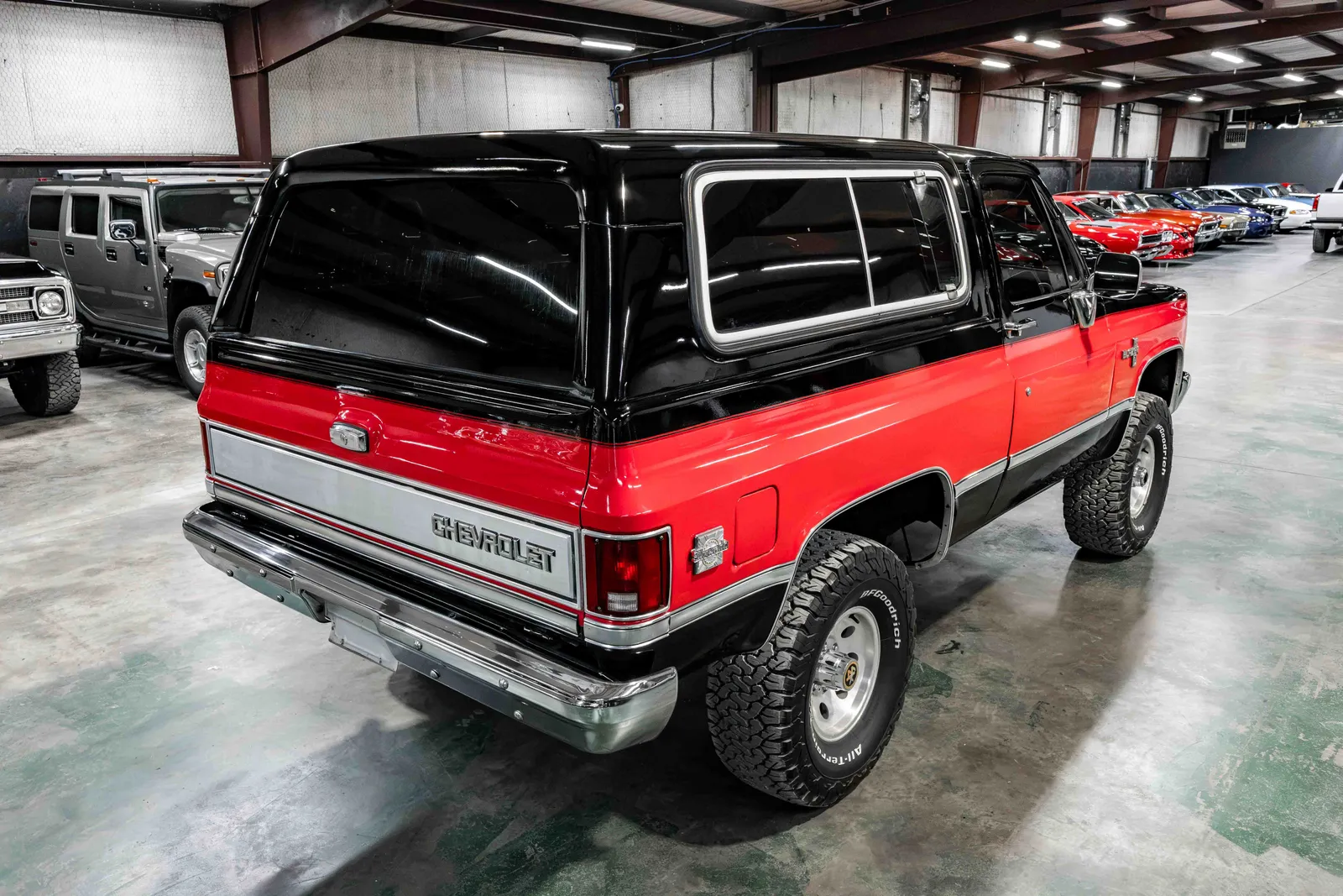 1987-Chevrolet-Blazer-Black-Bright-Red-1GNEV18K4HF124386-37.jpg