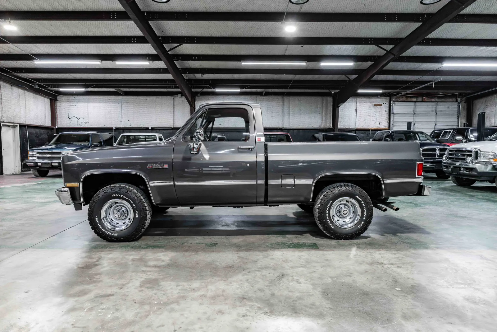 1987-GMC-K10-Gray-Metallic-1GTEV14K7HJ504429-34.jpg