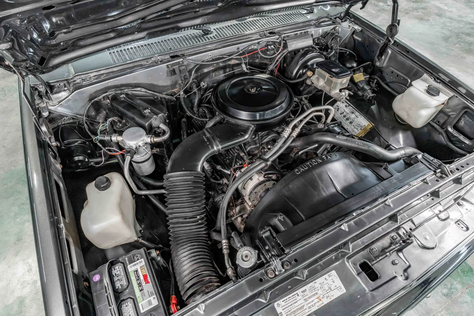 1987-GMC-K10-Gray-Metallic-1GTEV14K7HJ504429-41.jpg