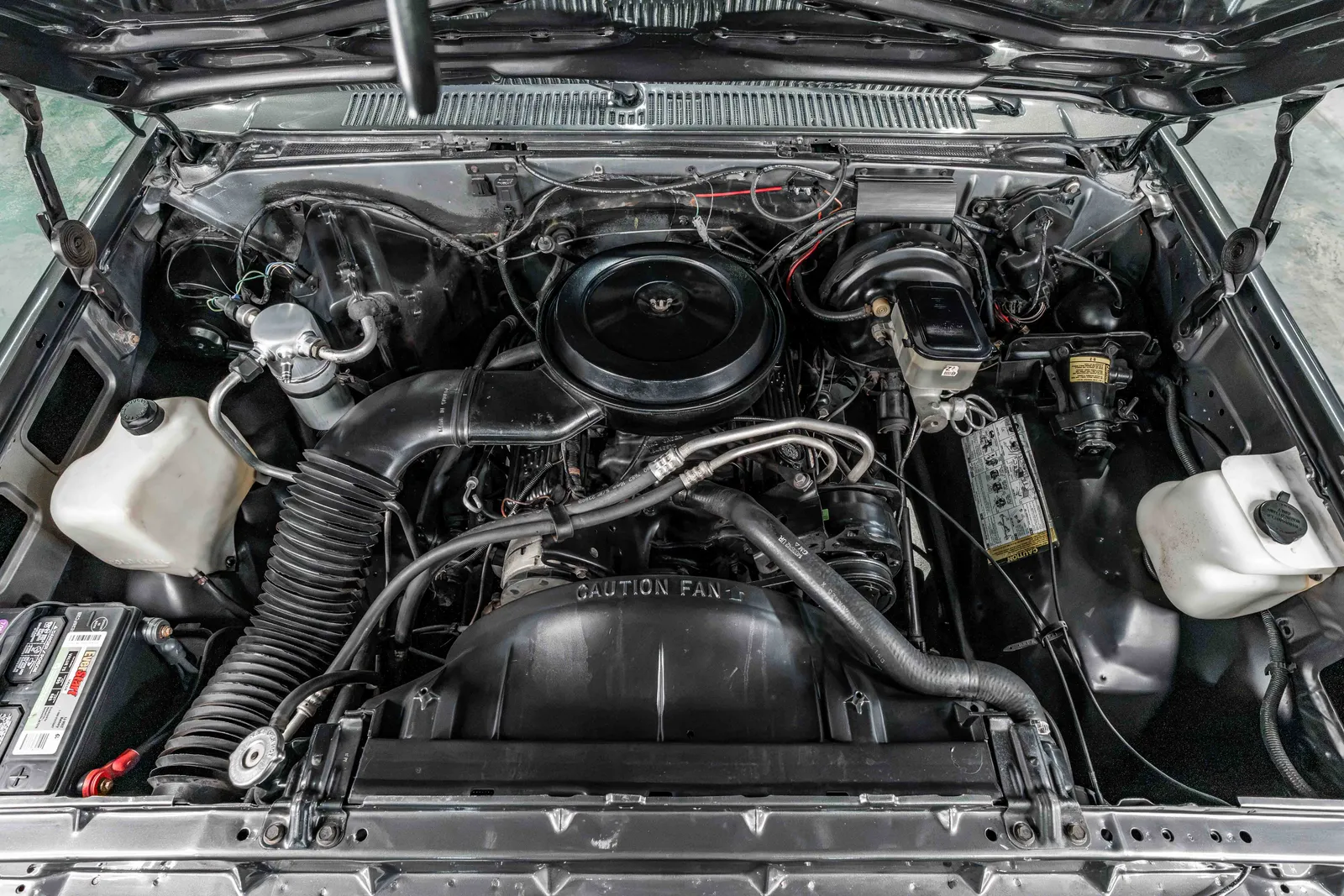 1987-GMC-K10-Gray-Metallic-1GTEV14K7HJ504429-42.jpg