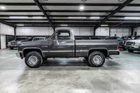 1987-GMC-K10-Gray-Metallic-1GTEV14K7HJ504429-34.jpg