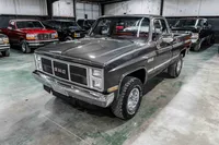 1987-GMC-K10-Gray-Metallic-1GTEV14K7HJ504429-33.jpg