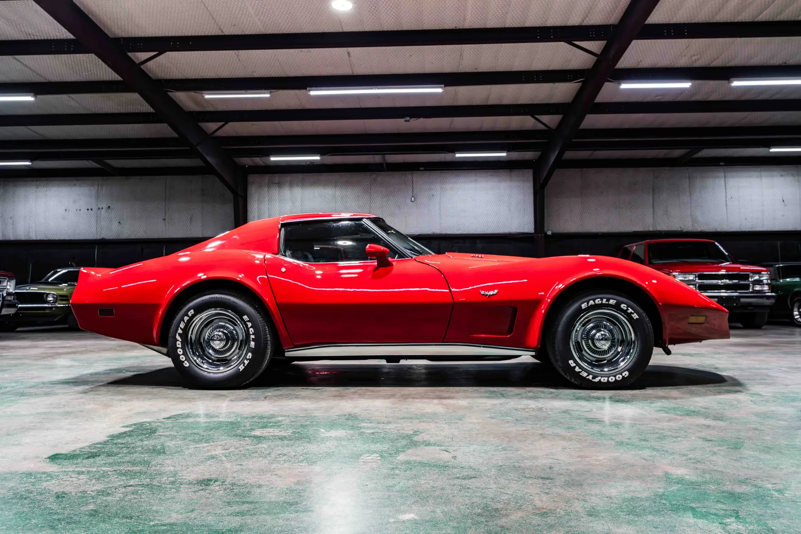 5_1977-Chevrolet-Corvette-Red-433383-41.jpg