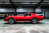 1_1977-Chevrolet-Corvette-Red-433383-37.jpg