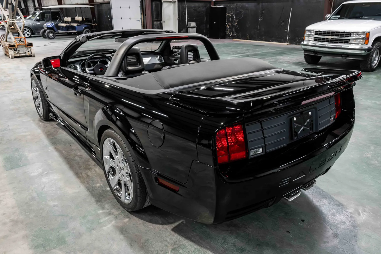 2_2005-Ford-Saleen-Convertible-Black-215121-35.jpg