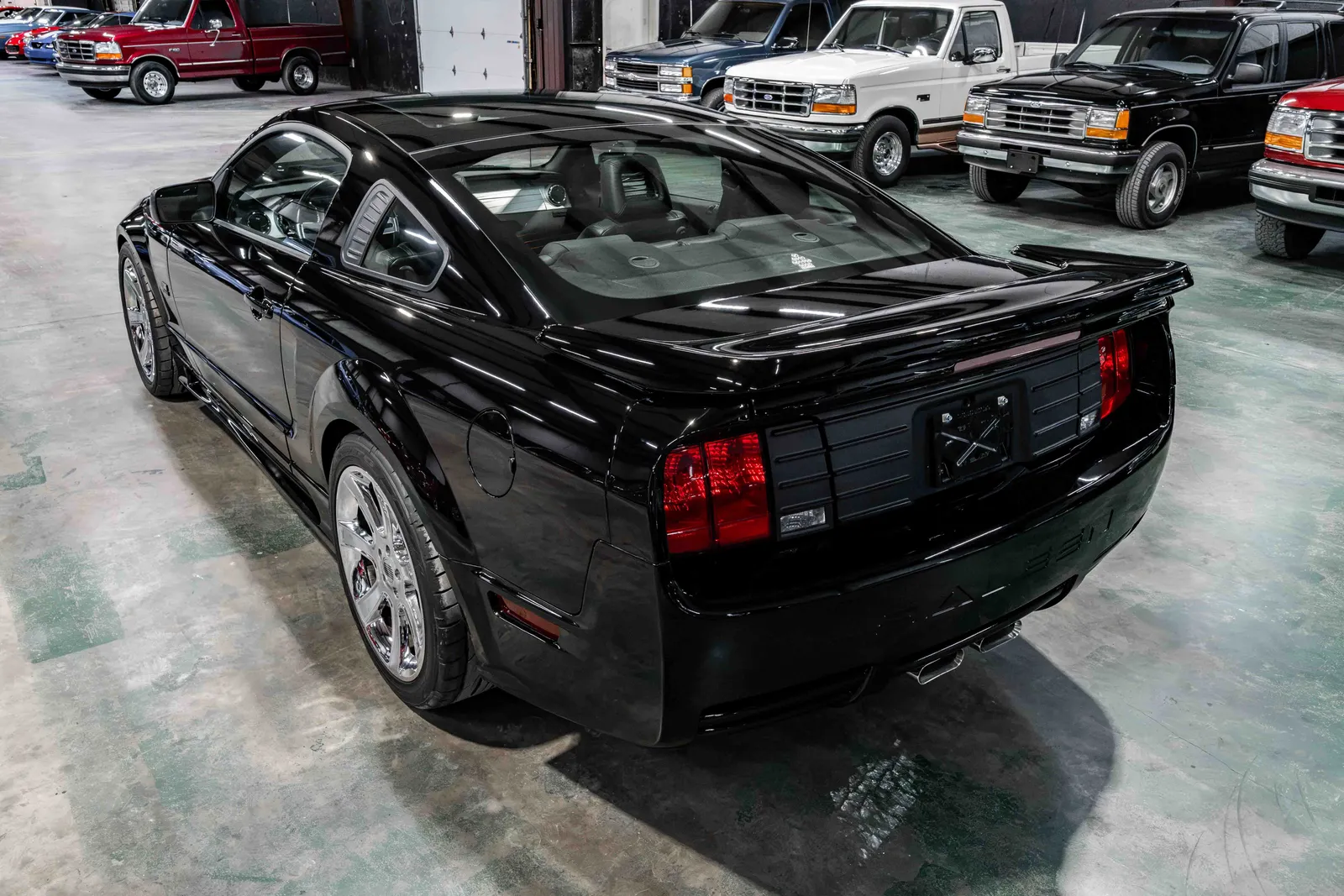 2006-Ford-Mustang-Saleen-Black-1ZVFT82H865173082-35.jpg