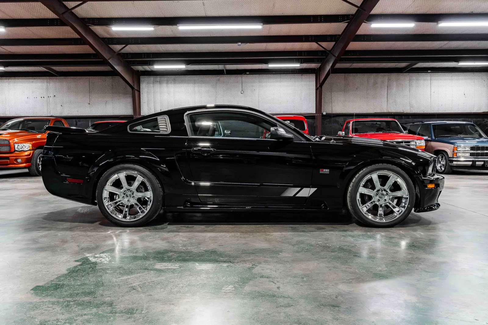 2006-Ford-Mustang-Saleen-Black-1ZVFT82H865173082-38.jpg