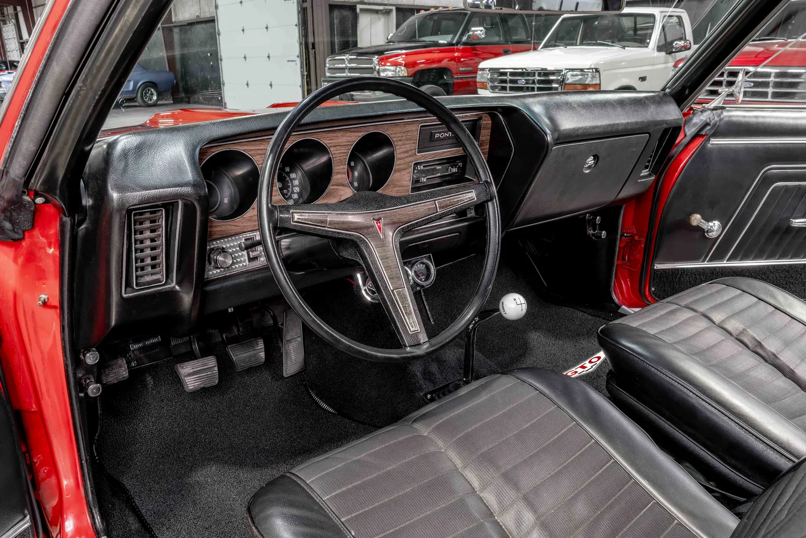 1970-Pontiac-GTO-Red-242370P221281-46.jpg
