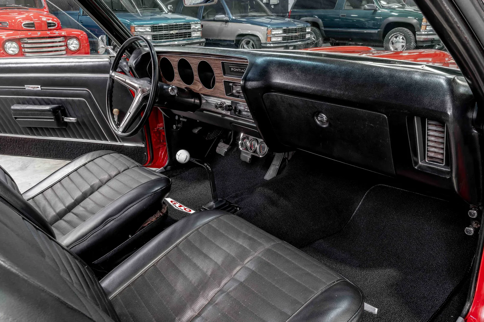 1970-Pontiac-GTO-Red-242370P221281-49.jpg