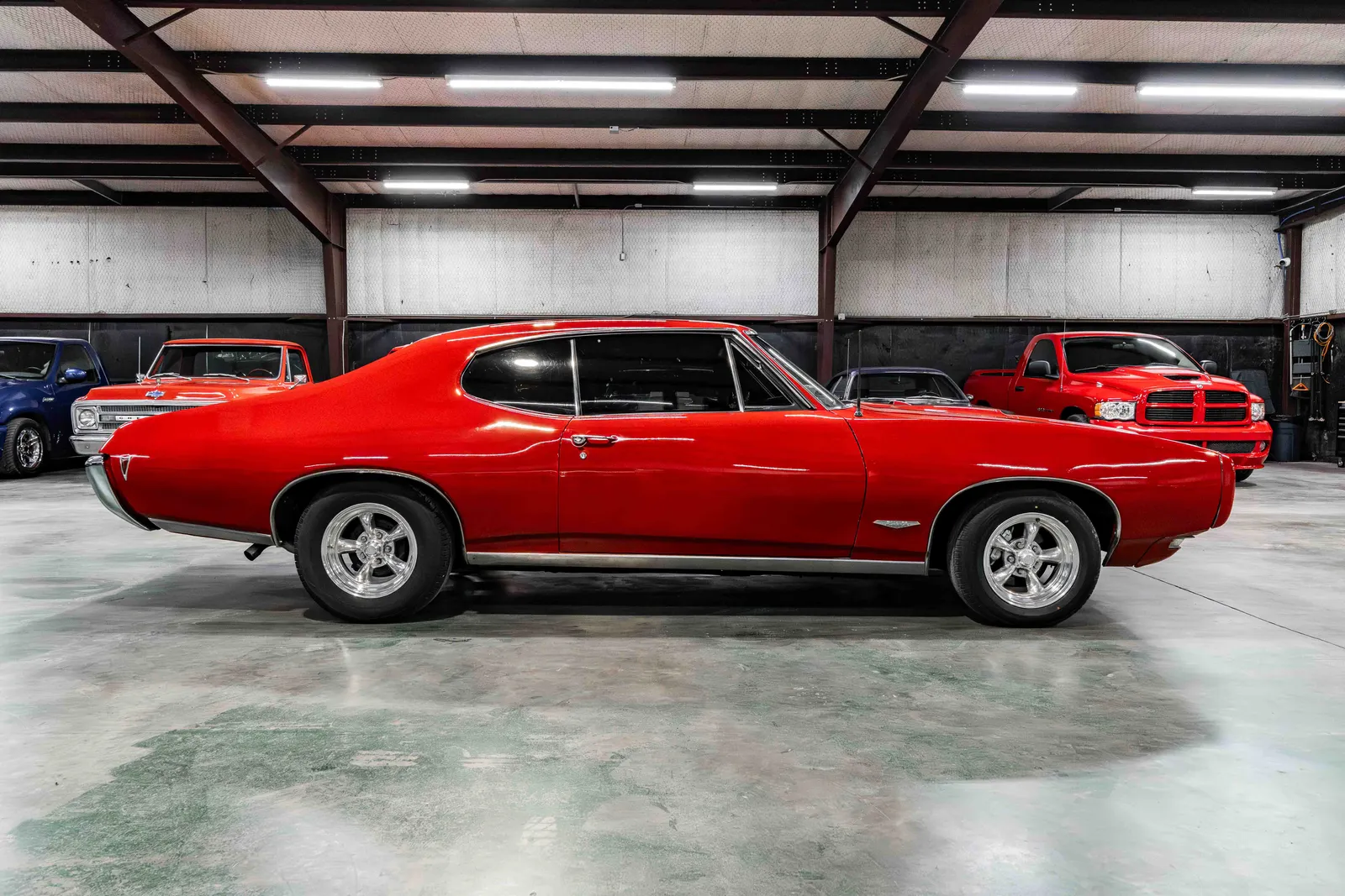 1968-Pontiac-GTO-Red-242378P238548--38.jpg