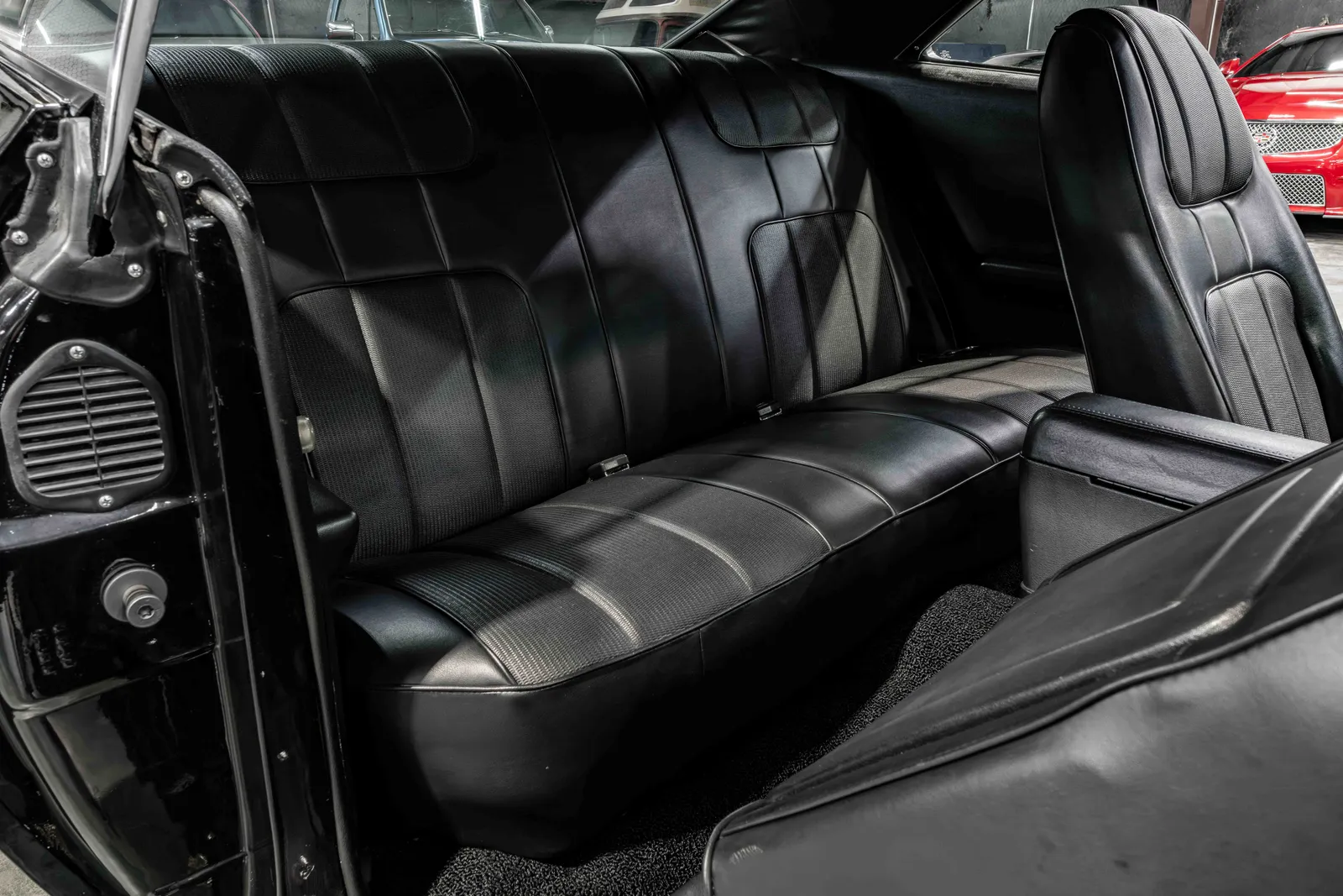 17_1972-Ford-Torino-Black-346501-53.jpg