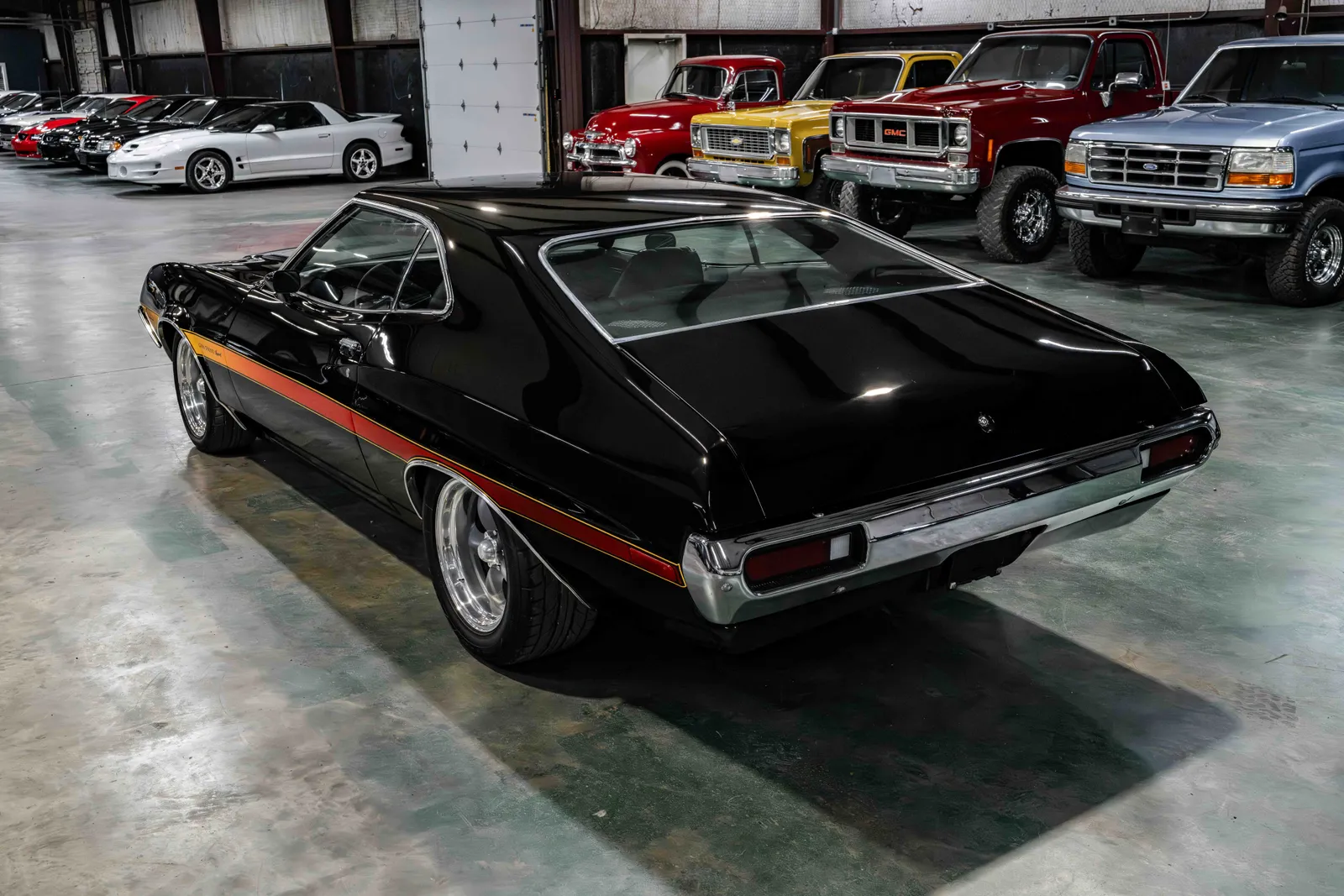 2_1972-Ford-Torino-Black-346501-38.jpg