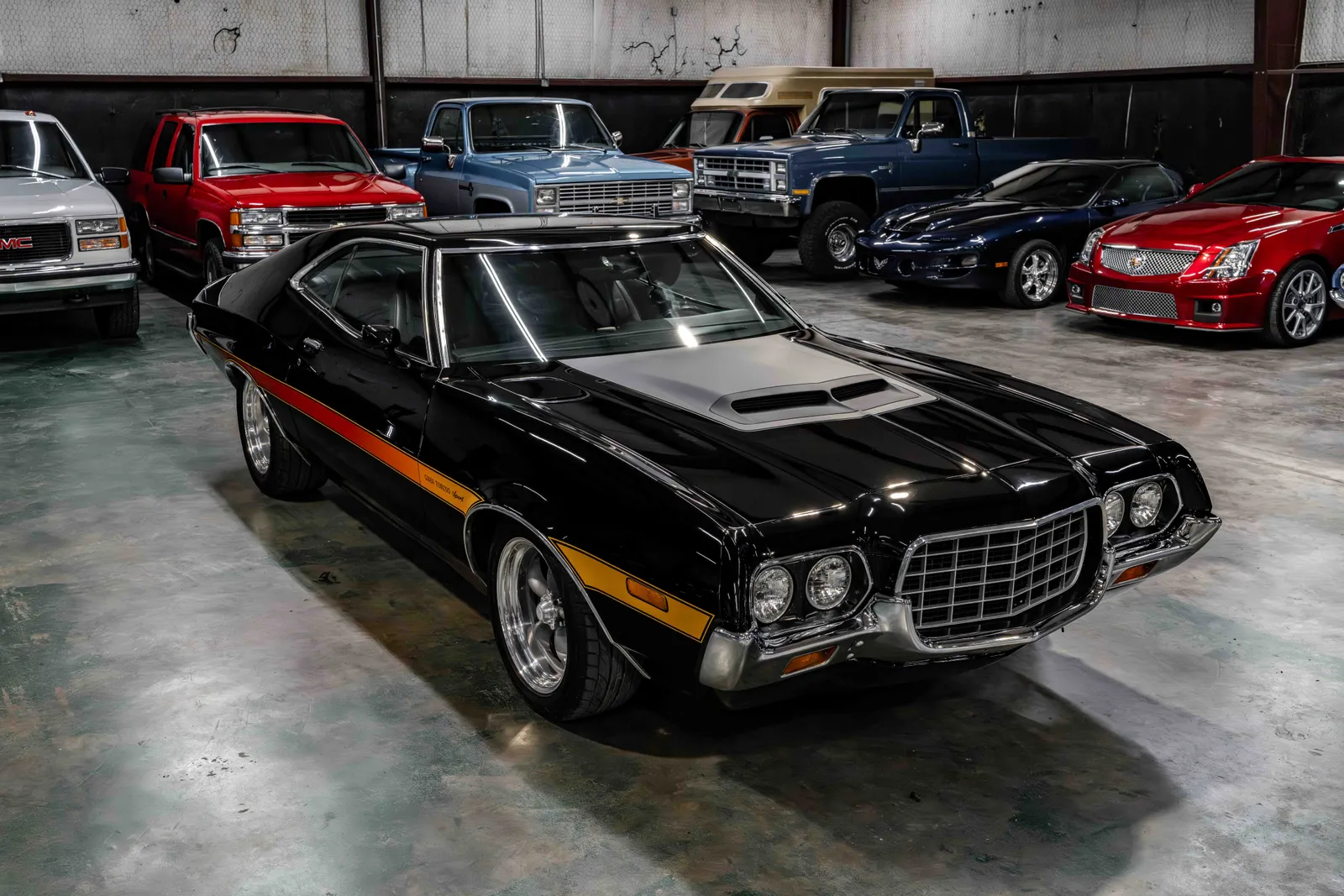 6_1972-Ford-Torino-Black-346501-42.jpg