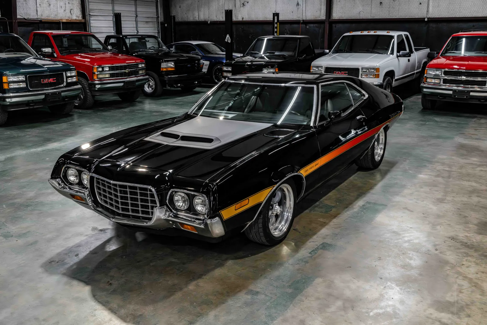 1_1972-Ford-Torino-Black-346501-36.jpg