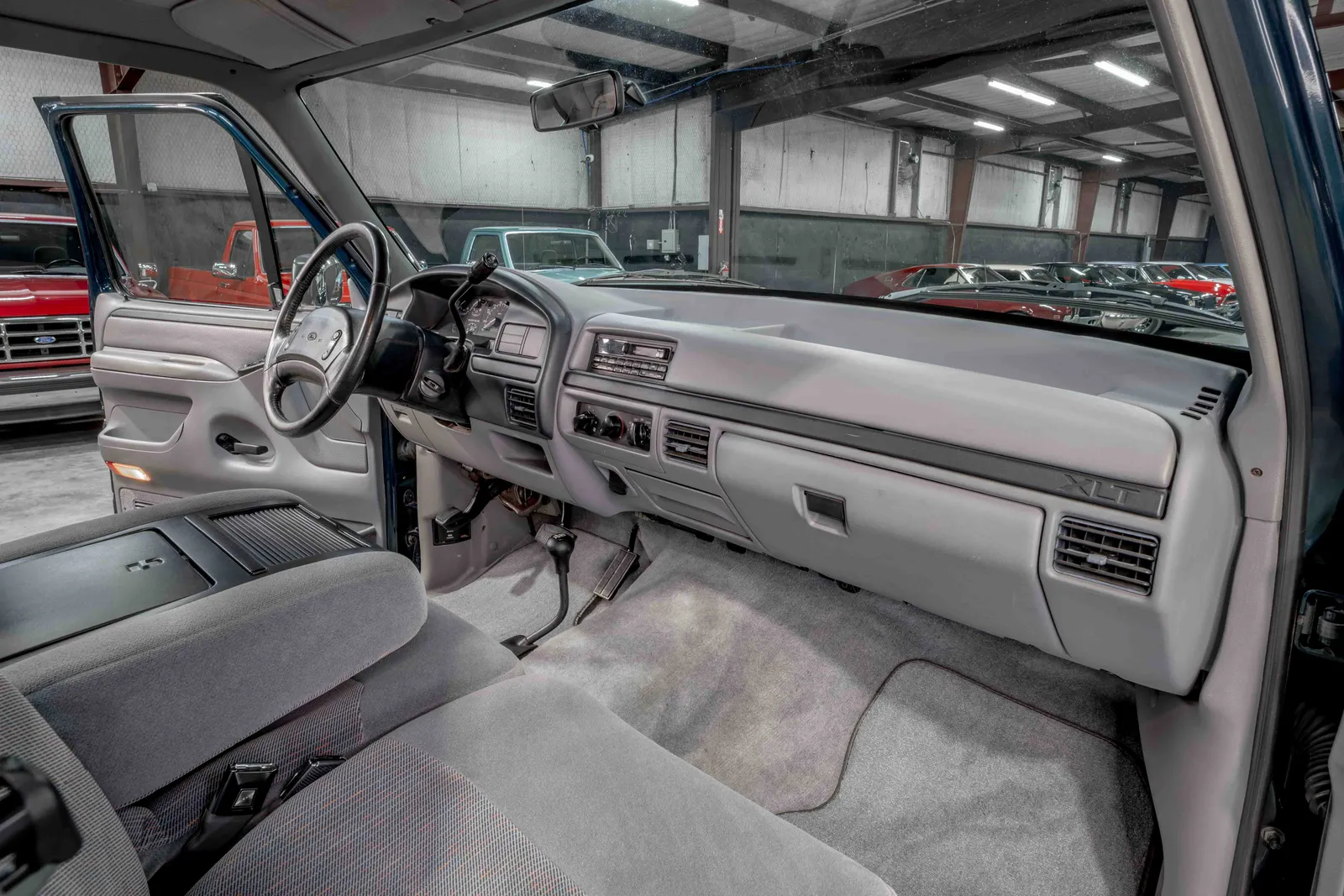 1996-Ford-F250-Dark-Tourmaline-Metallic-2FTHF26H6TCA68715-49.jpg