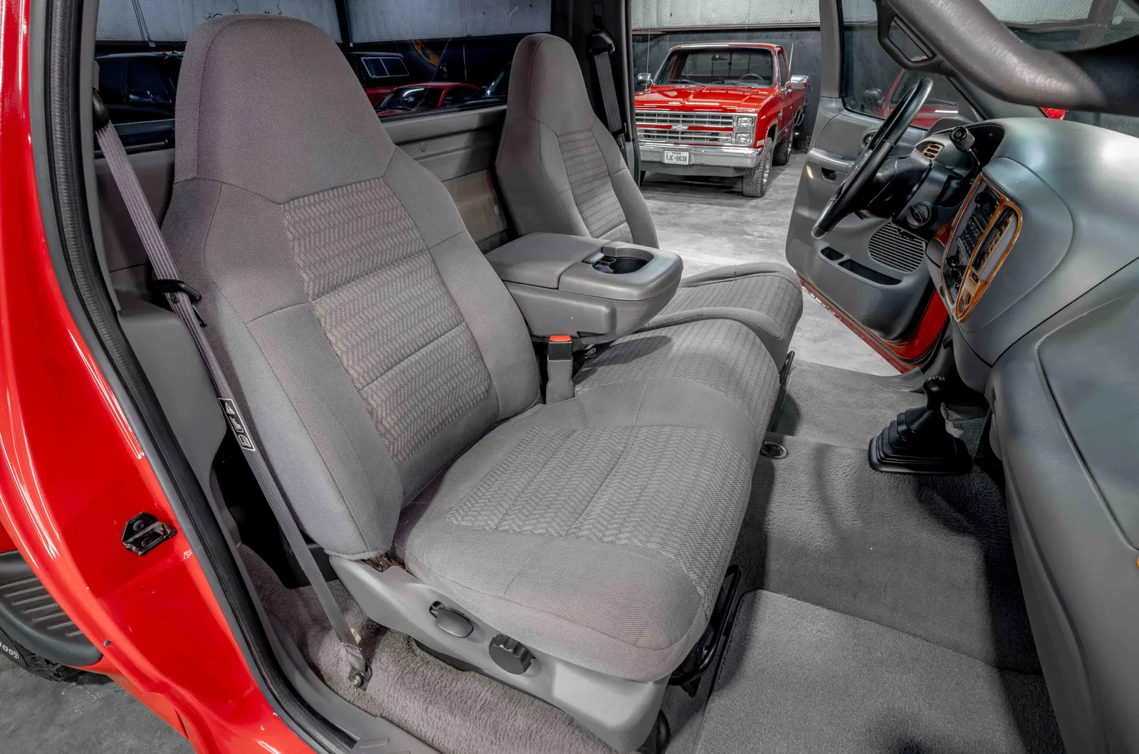 2001-Ford-F150-VermilionRed-2FTRF08W71CA54405-48.jpg