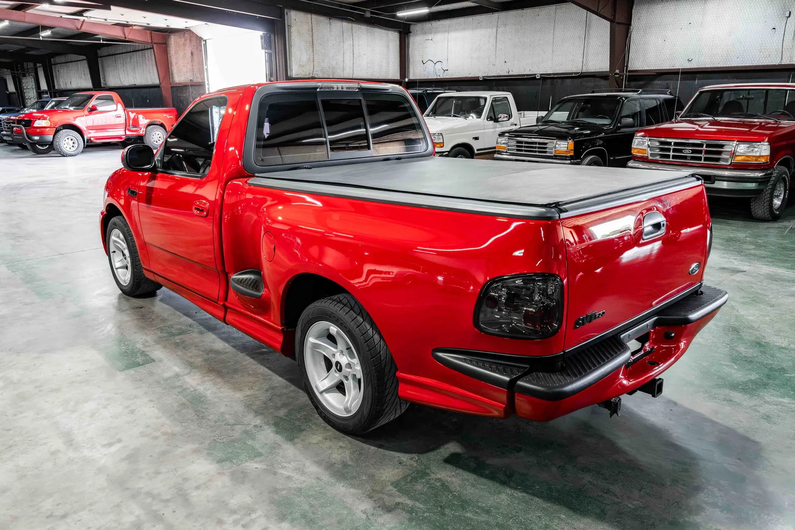 1999-Ford-F150-Lightning-Vermilion-Red-2FTZF0735XCA74989-35.jpg