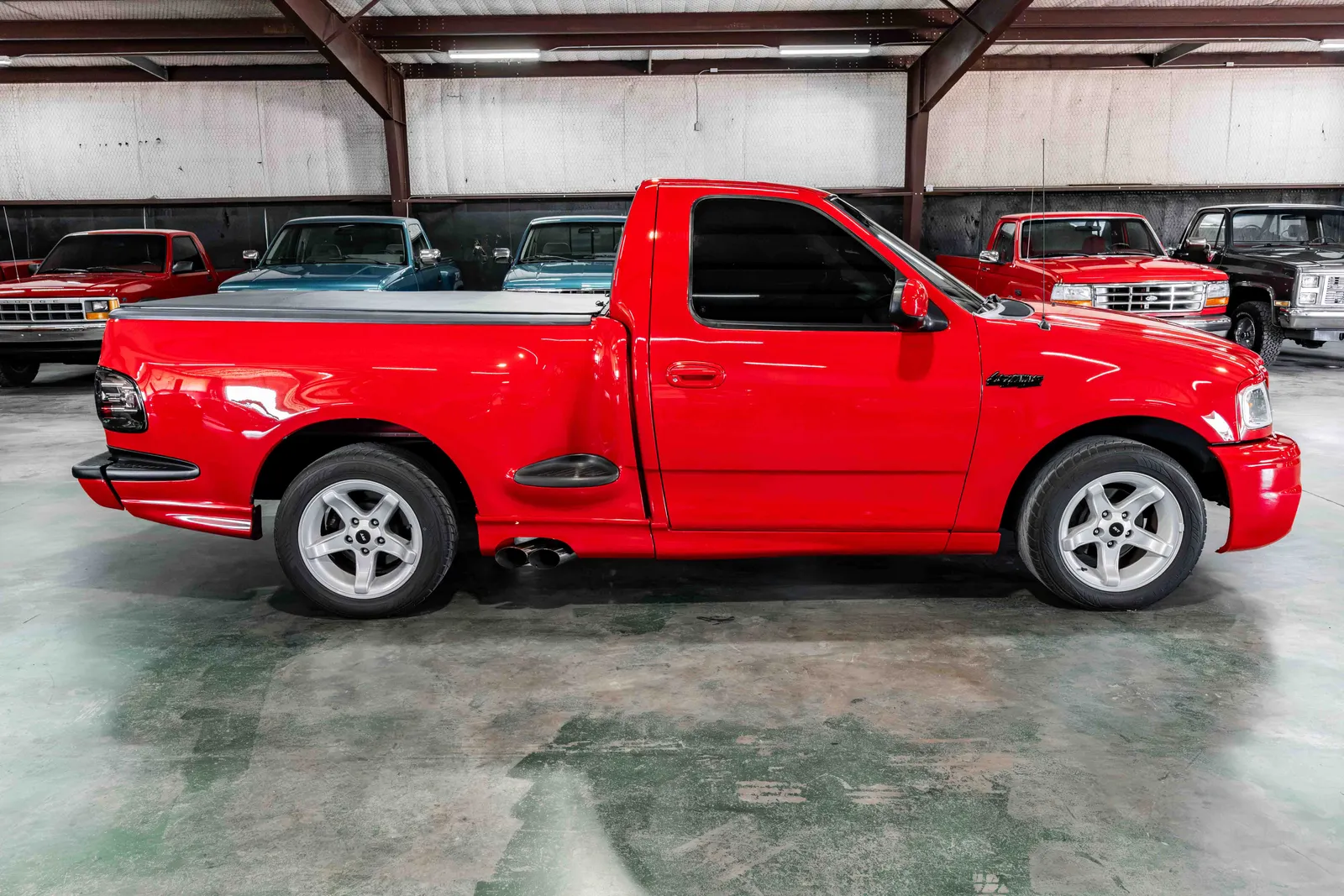 1999-Ford-F150-Lightning-Vermilion-Red-2FTZF0735XCA74989-38.jpg