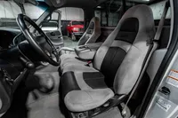 12_2000-Ford-Lightning-Silver-A65275-48.jpg