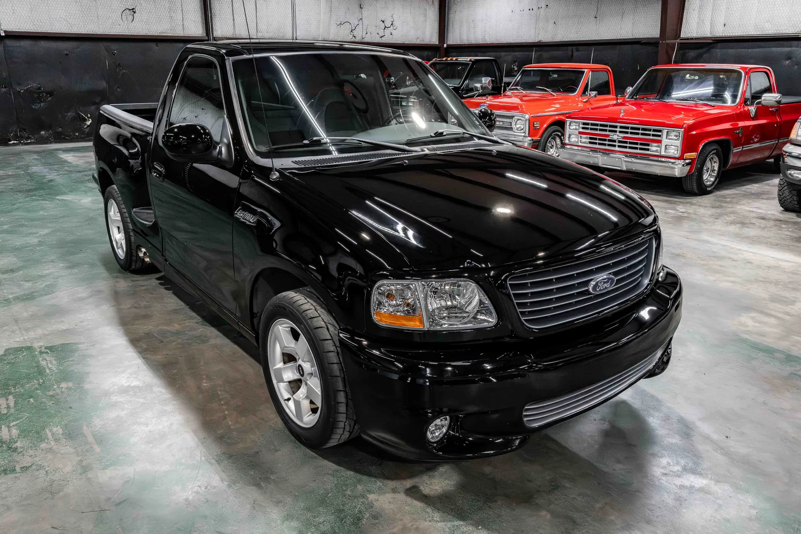 2002-Ford-Lightning-Black-A50203--39.jpg