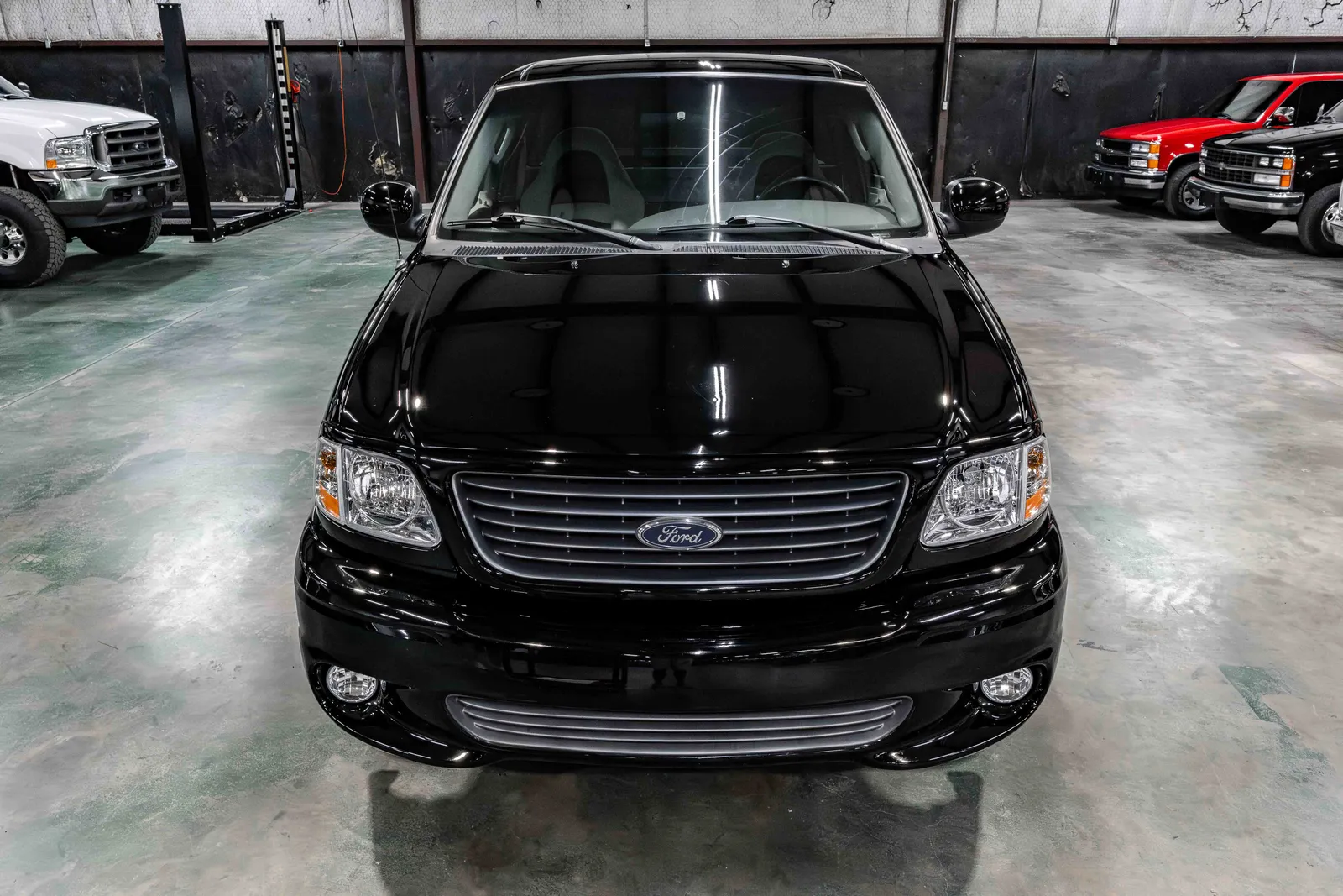 2002-Ford-Lightning-Black-A50203--40.jpg