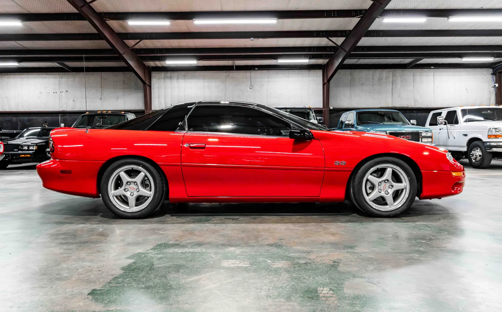 1998-Chevrolet-Camaro-SS-Bright-Red-2G1FP22GXW2137734-38.jpg